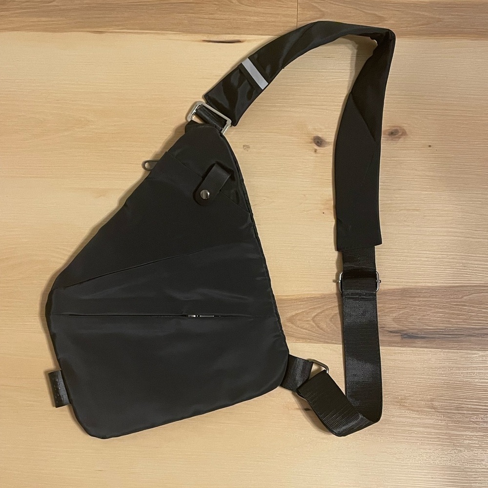 Sleek Black Men's Crossbody Bag